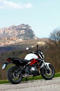 2015 benelli bn 302