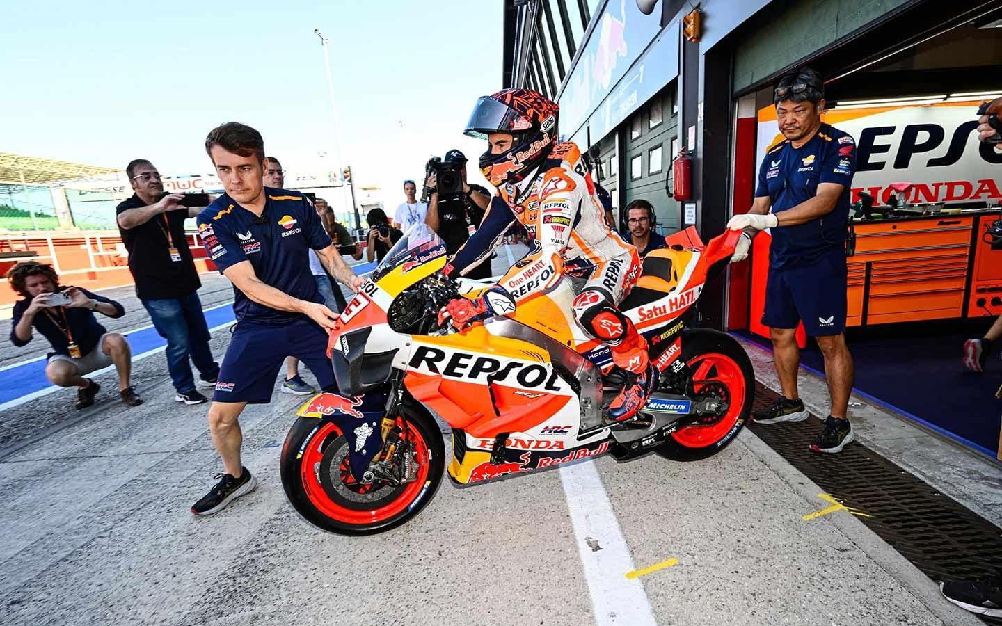 Malgré les rumeurs, Márquez continue de travailler pour résoudre les problèmes affectant la RC213V 2023.