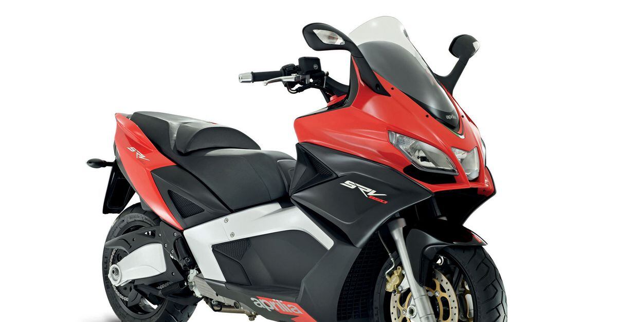 Aprilia SRV 850 First Look Review Aprilia Scooter Reviews Photos