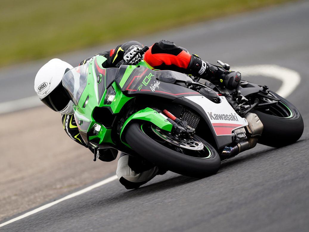 2021 Kawasaki Ninja ZX-10R and ZX-10RR First Ride | Cycle World