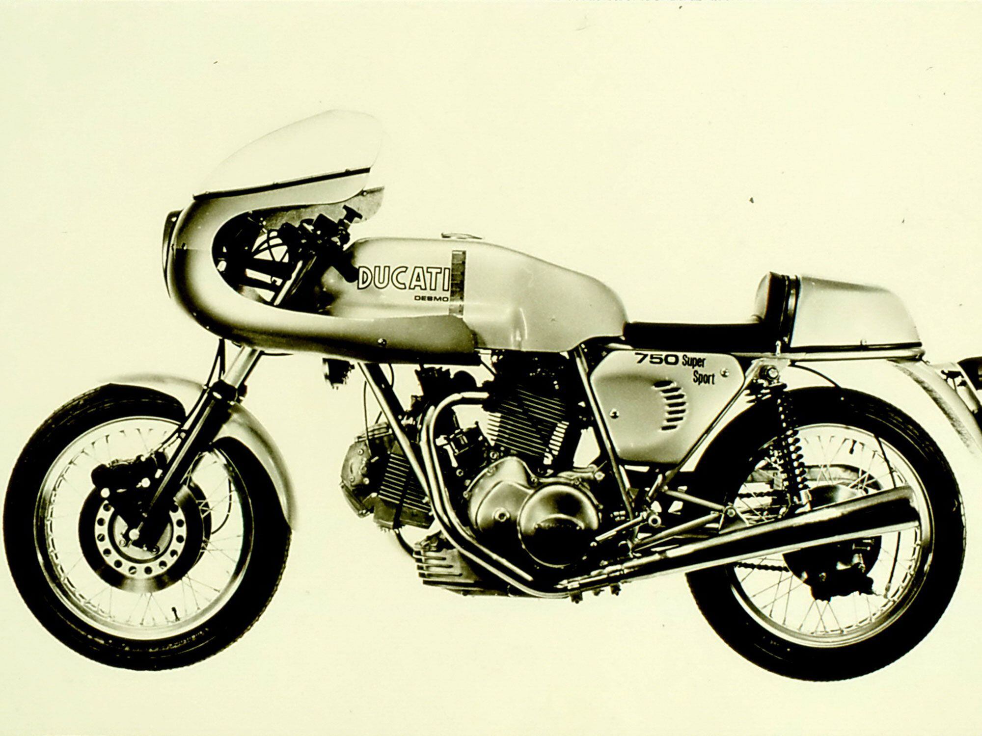 Paul Smart’s 1972 Imola-winning race machine was based on the 750 SS.