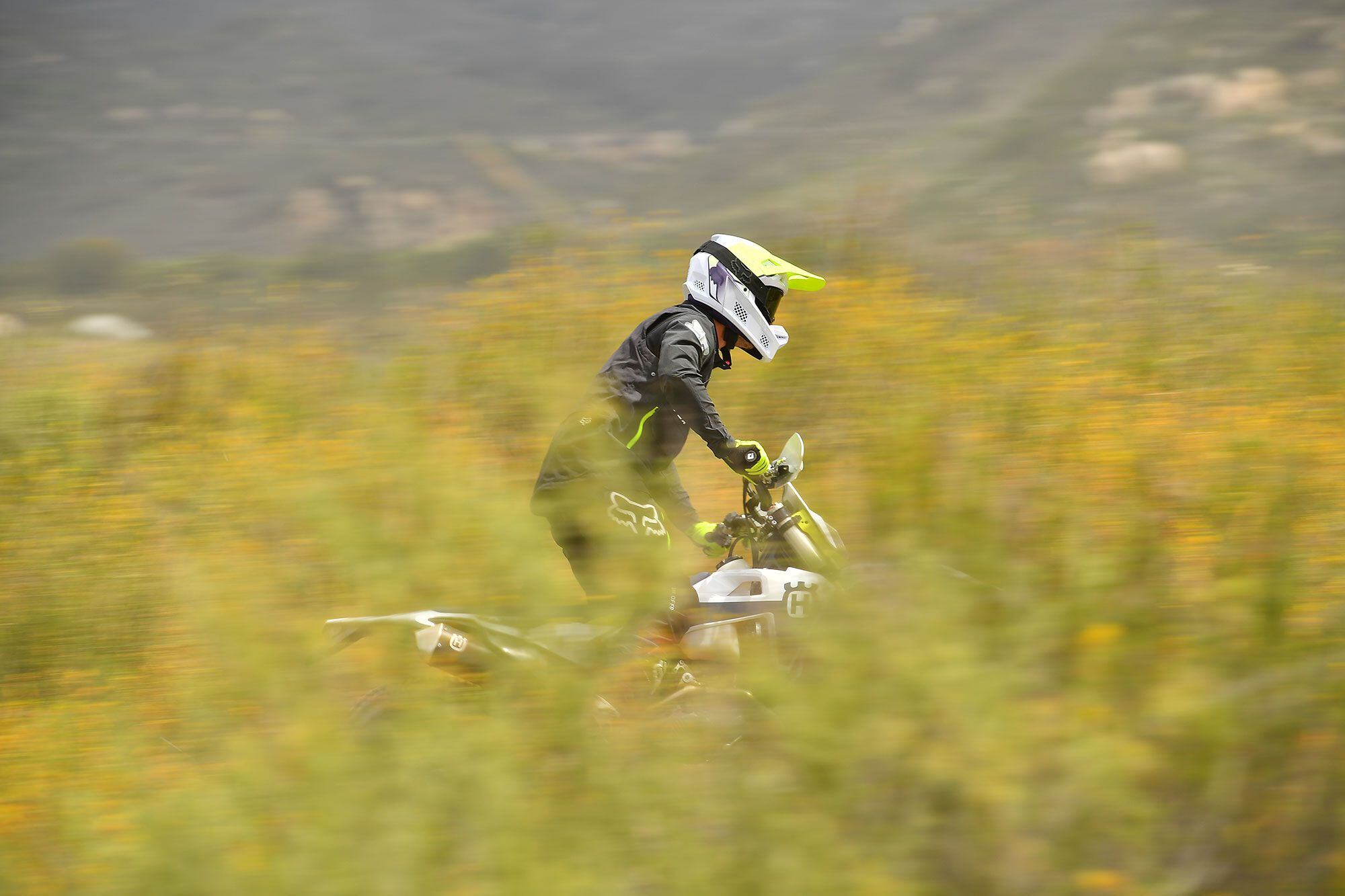 With its big-bore engine, six-speed gearbox, and linkage-type suspension, the foundation of the FE 501 opens it up to a world of possibilities for a serious off-road racer. If you were to install a performance exhaust and ECU, you would immediately turn this machine into a closed-course-competition fire-breather. The personalization options for it are almost limitless.