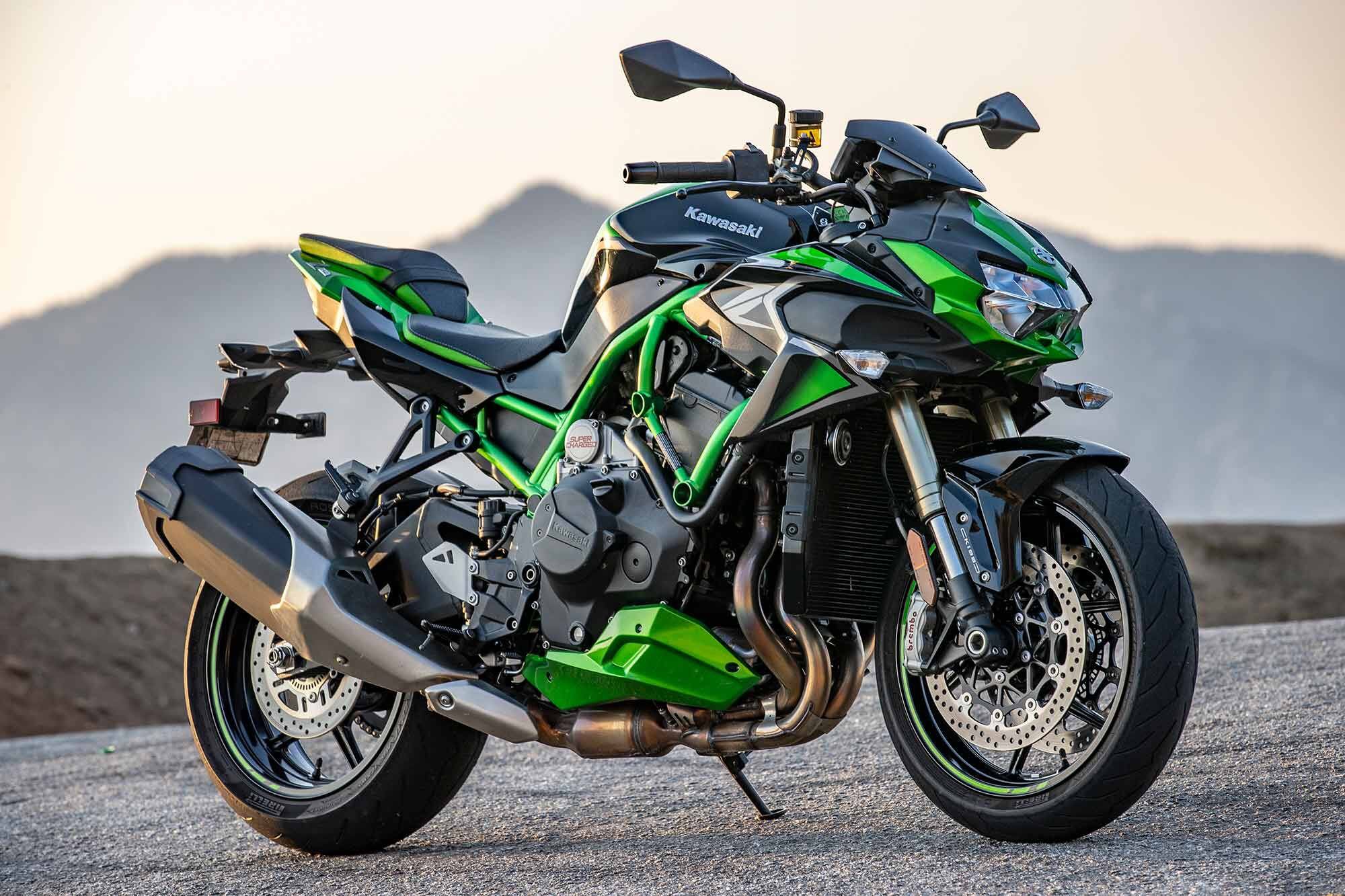 Kawasaki’s Z H2 SE gets Showa Skyhook electronic suspension and Brembo Stylema calipers for $2,200 more than the standard model.