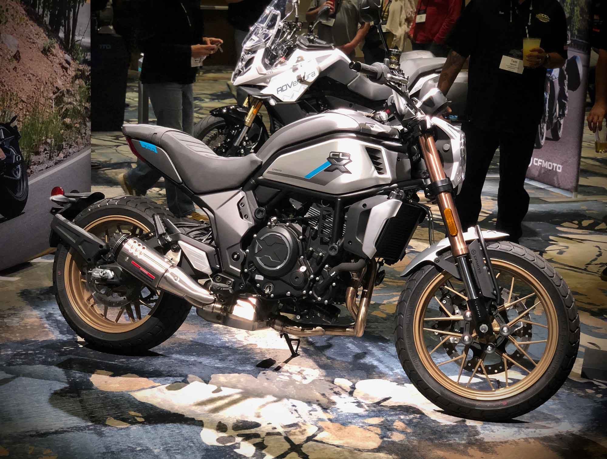 Blocky Pirelli MT 60s on the base model make for a scrambler-type vibe—much like the Ducati Scrambler Icon.