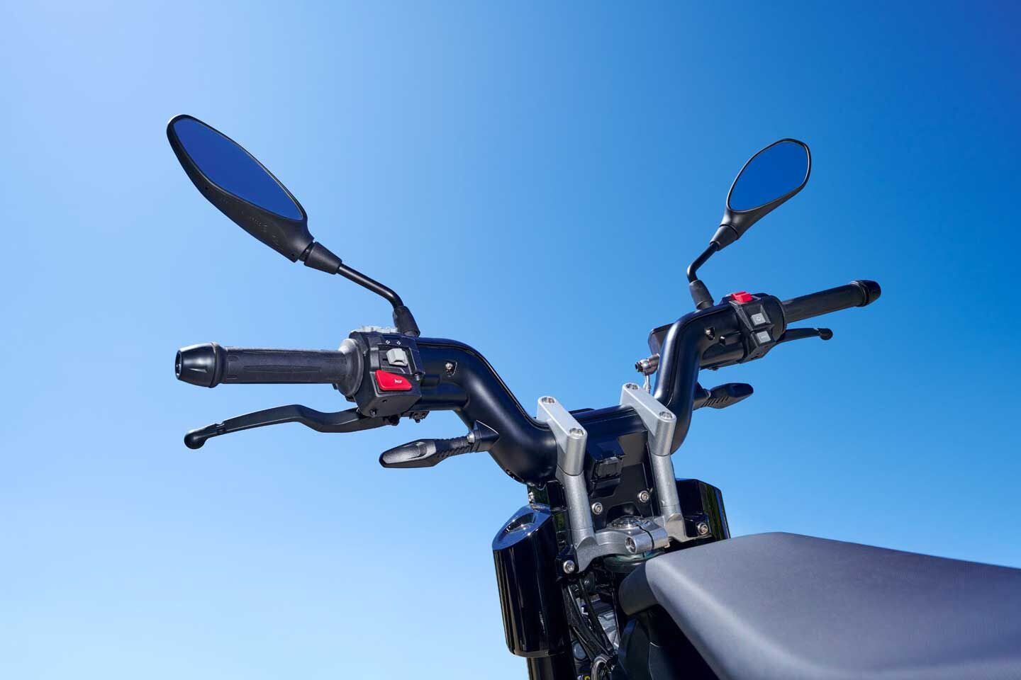 Tall bars, beefy clamps, inverted fork, 4.6 inches of travel, 291 pounds—could be fun.