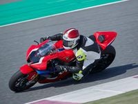 CBR1000RR-R Fireblade SP left lean