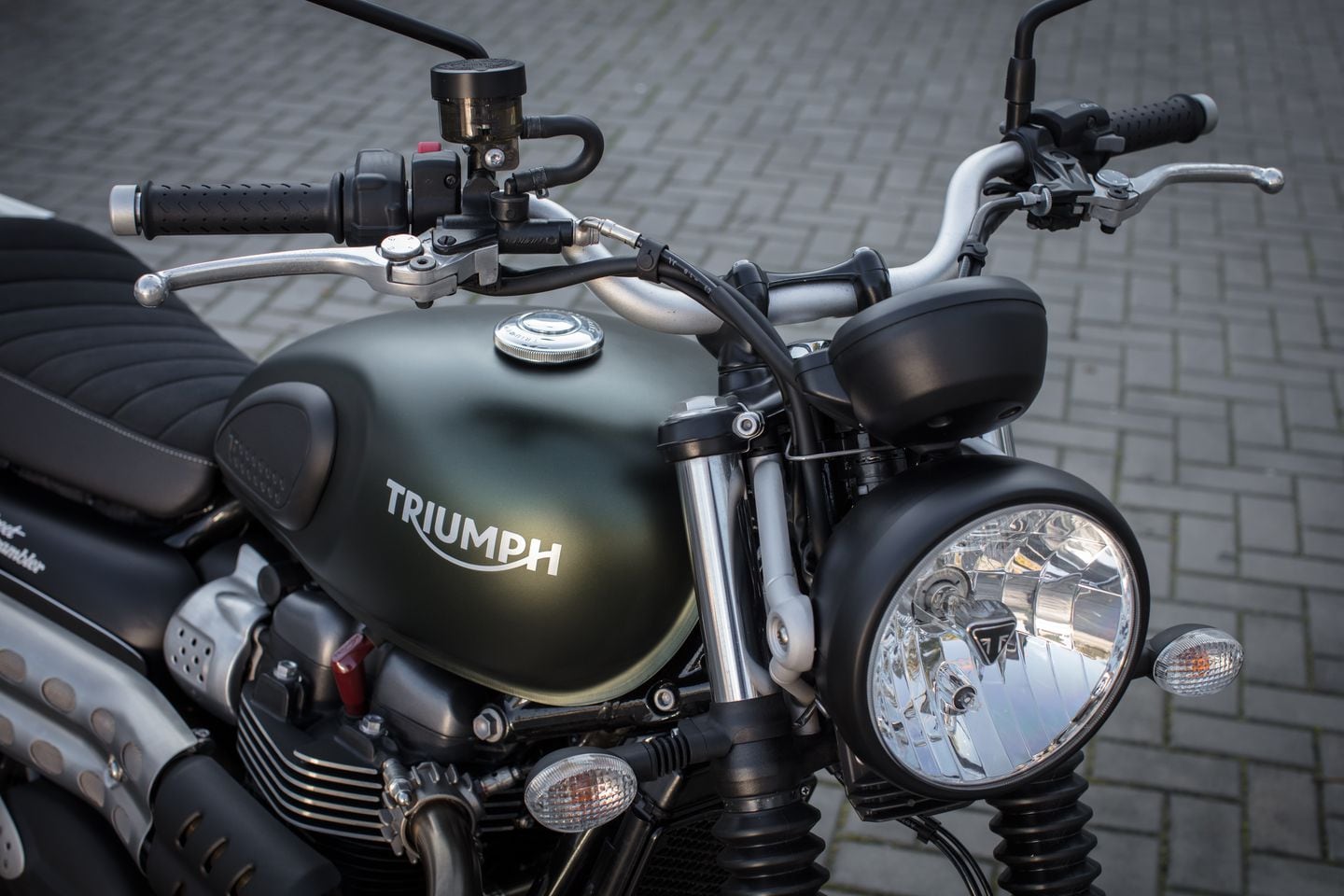 Triumph street scrambler 2017 hotsell