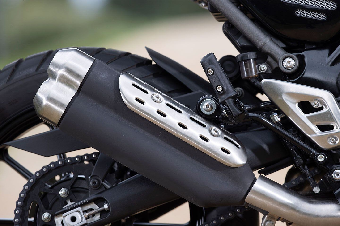 No scrambler is complete without twin exhaust outlets, even if it’s a single…