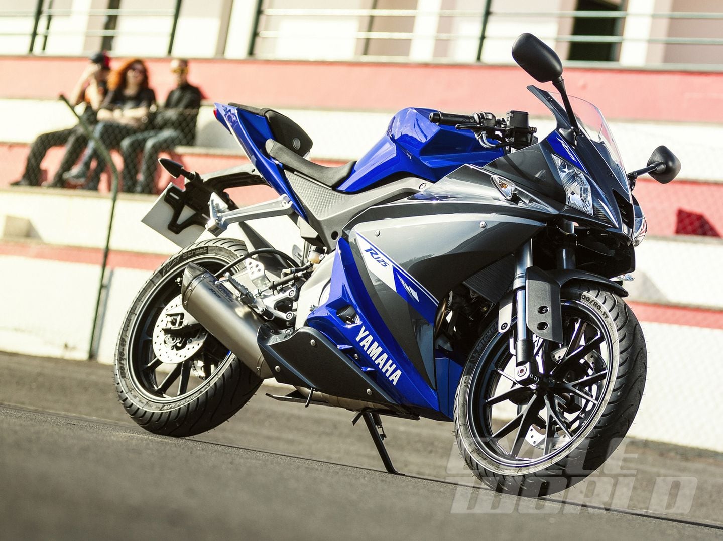 2014 Yamaha YZF-R125- Sportbike First Look Review- Photos
