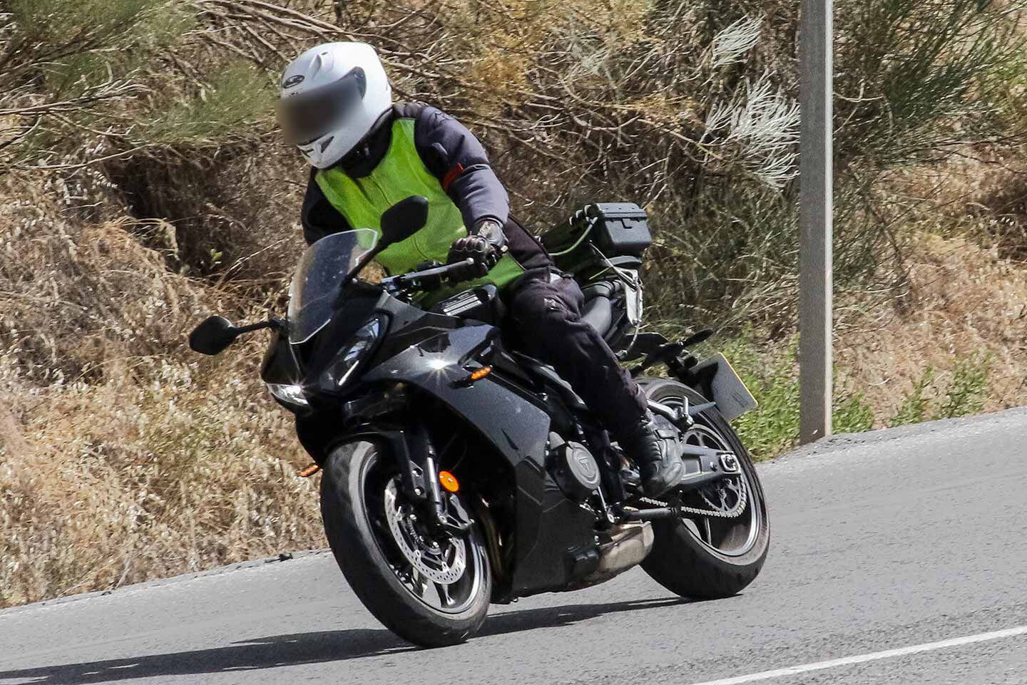 Triumph is testing a new sportbike we believe to be the Daytona 660 based on the Trident.