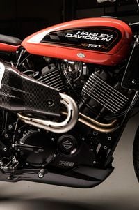 ハーレーダビットソン Harley-Davidson XG750R Flat-Tracker FIRST LOOK Review | Cycle World