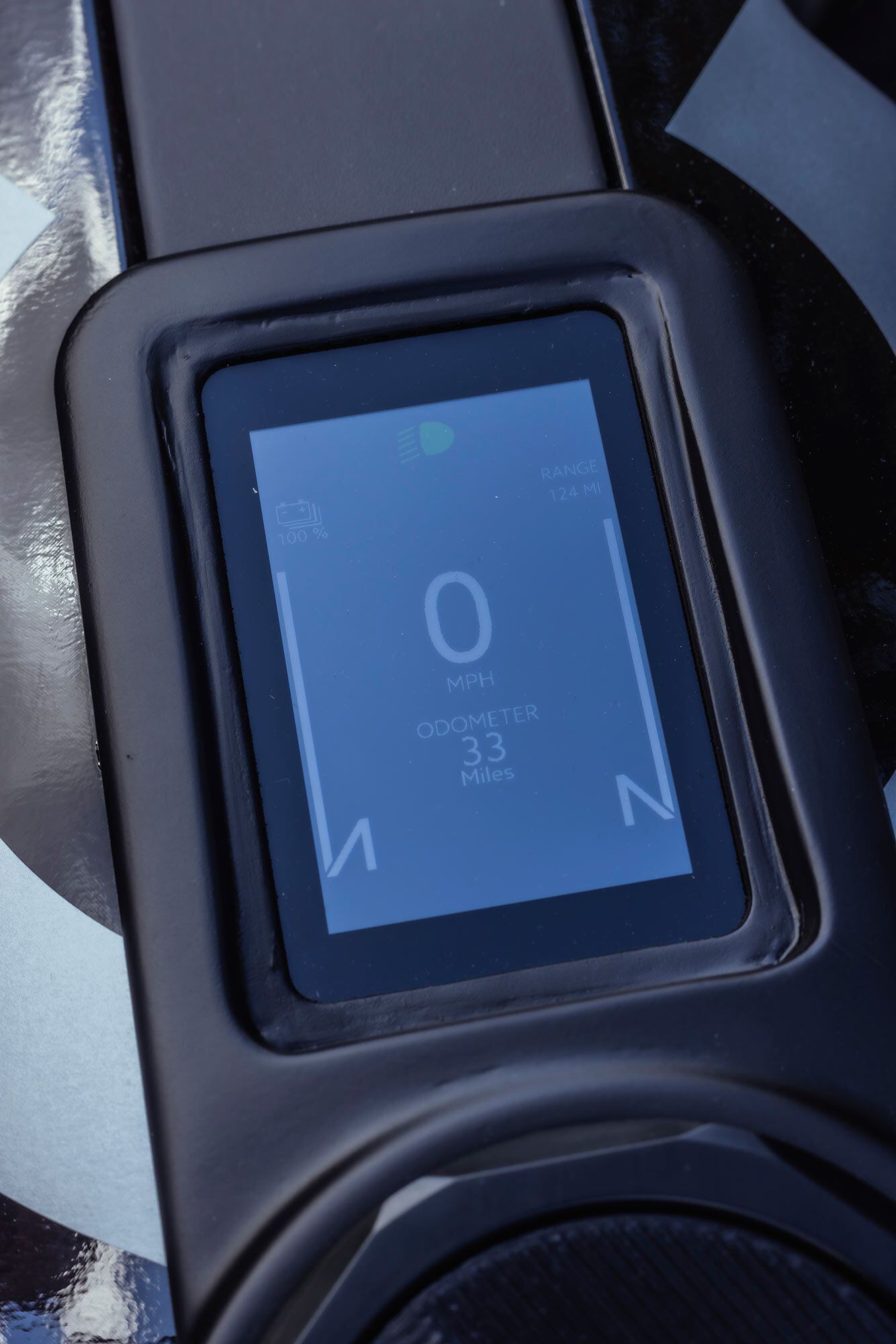 A digital dash reports the battery charge, range, speed, and riding modes. It is difficult to read in direct sunlight.