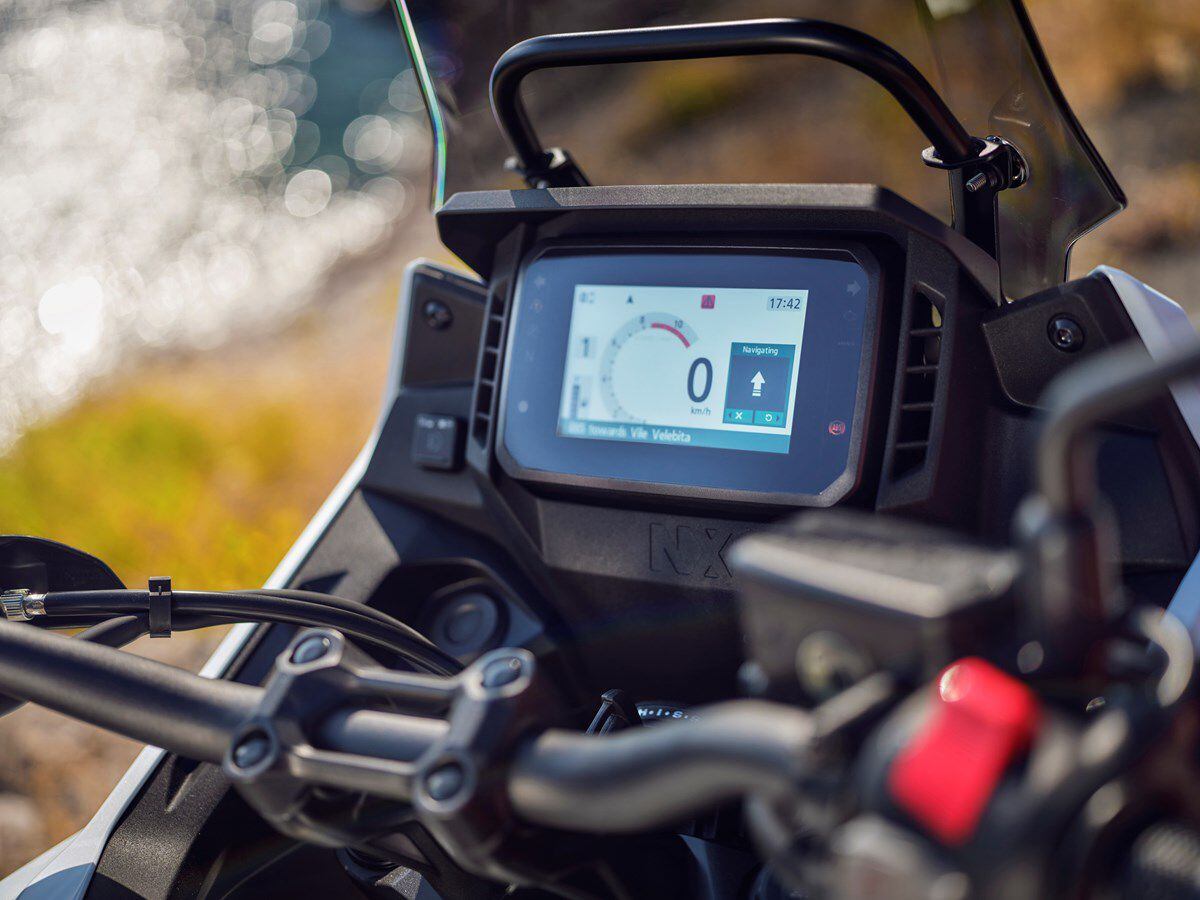 A new 5-inch TFT display offers smartphone connectivity via the RoadSync app.