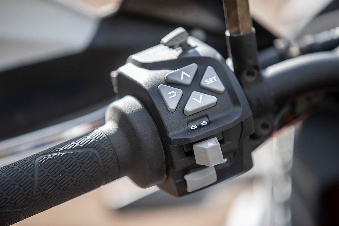 Ktm 890 new arrivals cruise control