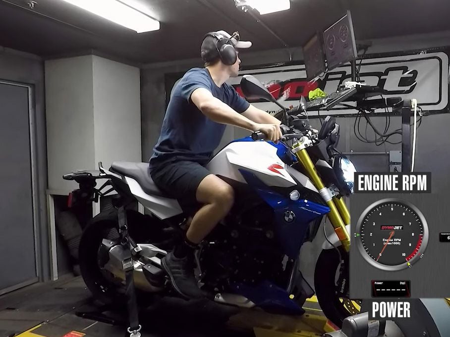 2023 BMW F 900 R Dyno Run | Cycle World