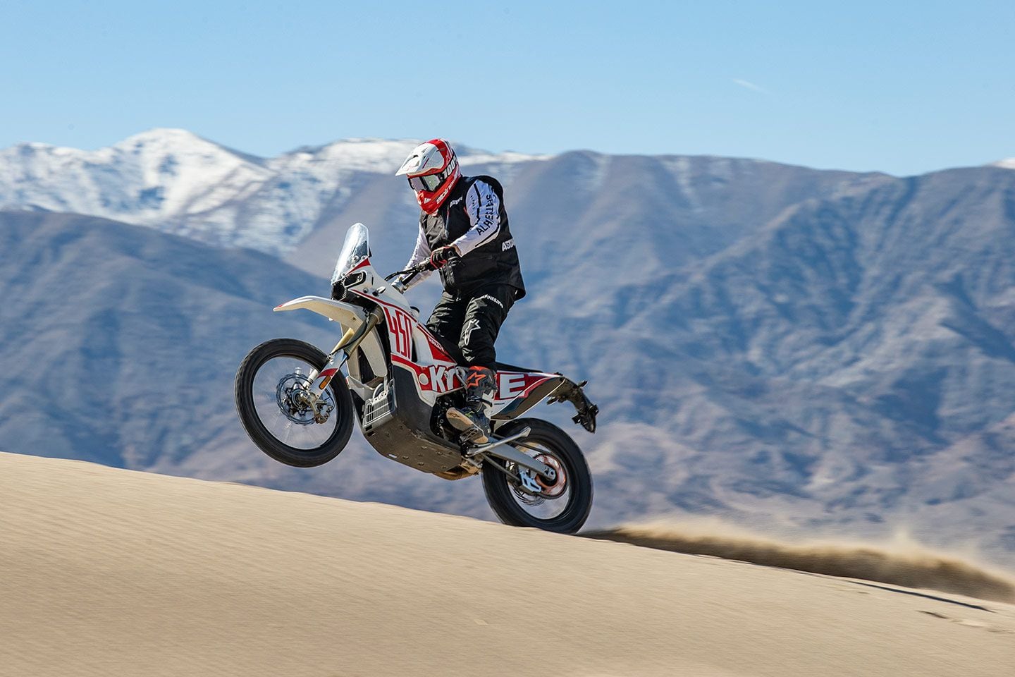 Last year we tested the Kove FSE 450R Rally and were impressed.
