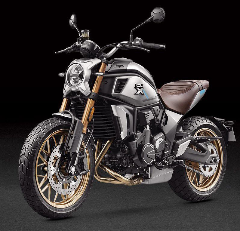 The 693cc engine in both QJ versions looks nearly identical to the liquid-cooled parallel twin seen in CFMoto’s 700CL-X  model.