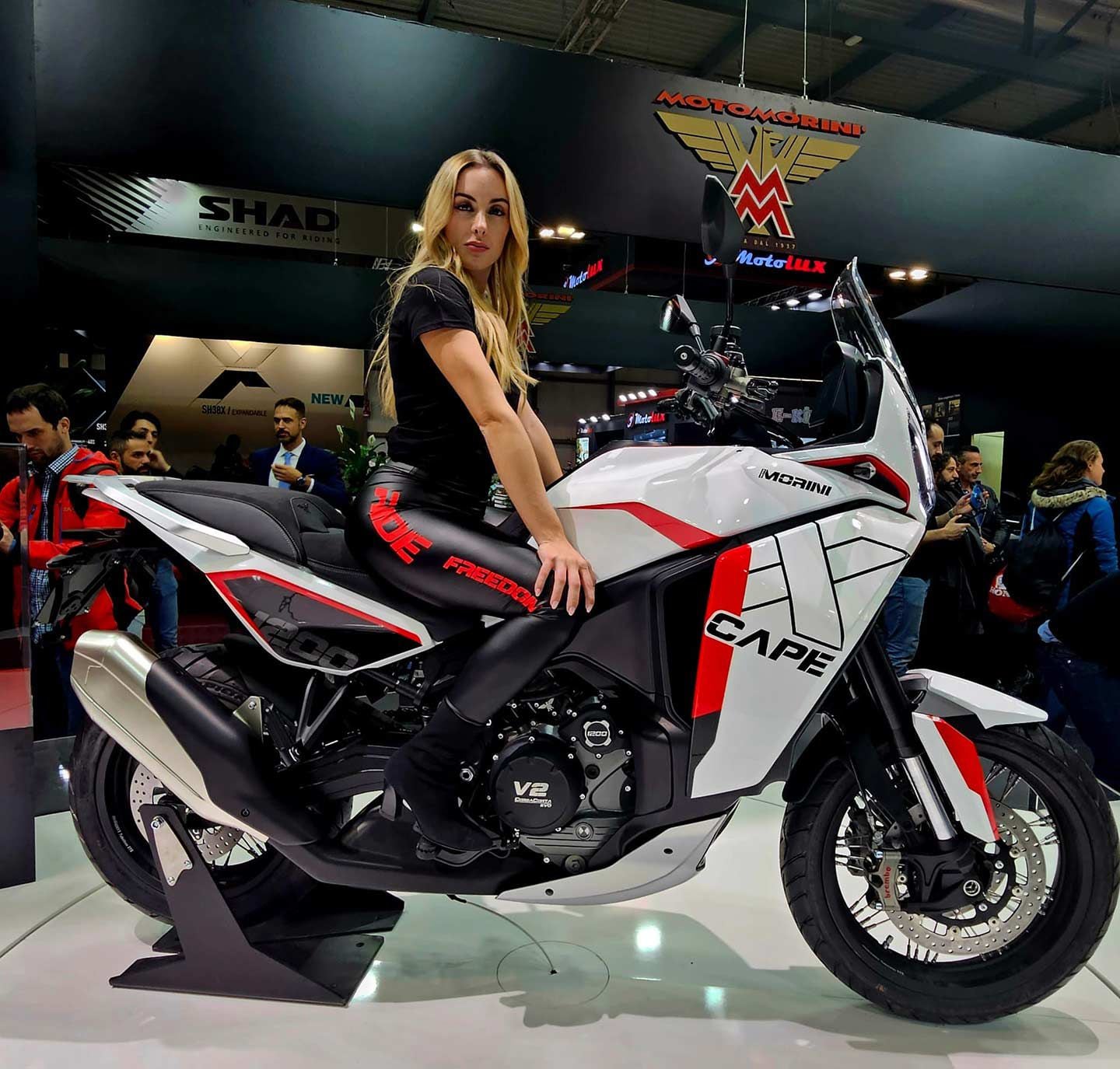 Moto Morini’s X-Cape 1200 acts as a reentry into the large-displacement category.