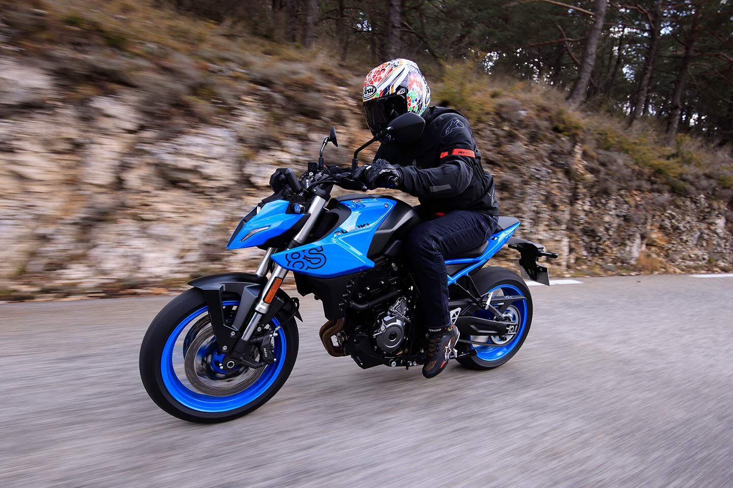 Ergonomics are upright and comfortable, while wind protection is minimal.