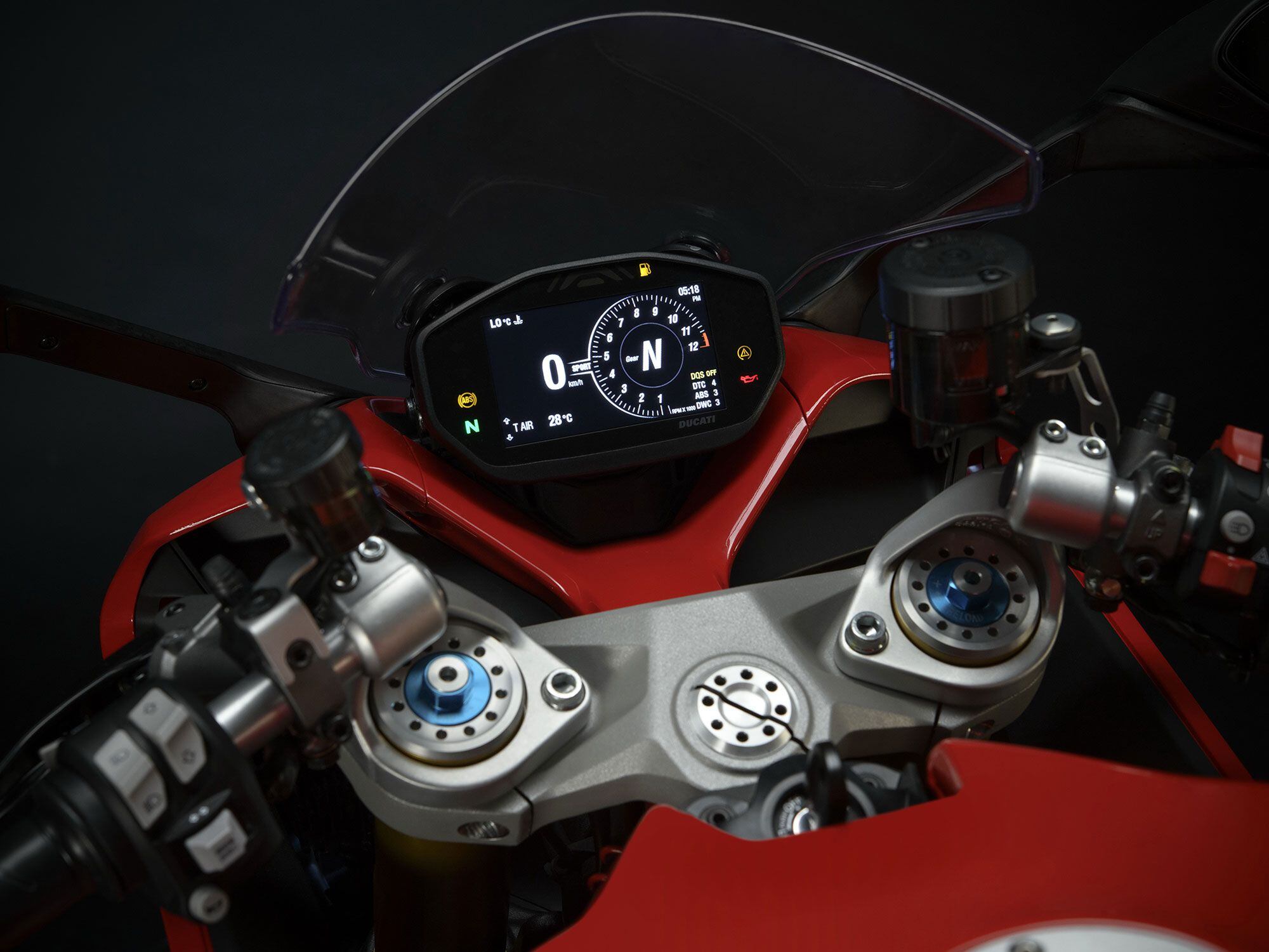 The 2021 SuperSport 950′s 4.3-Inch TFT dash.