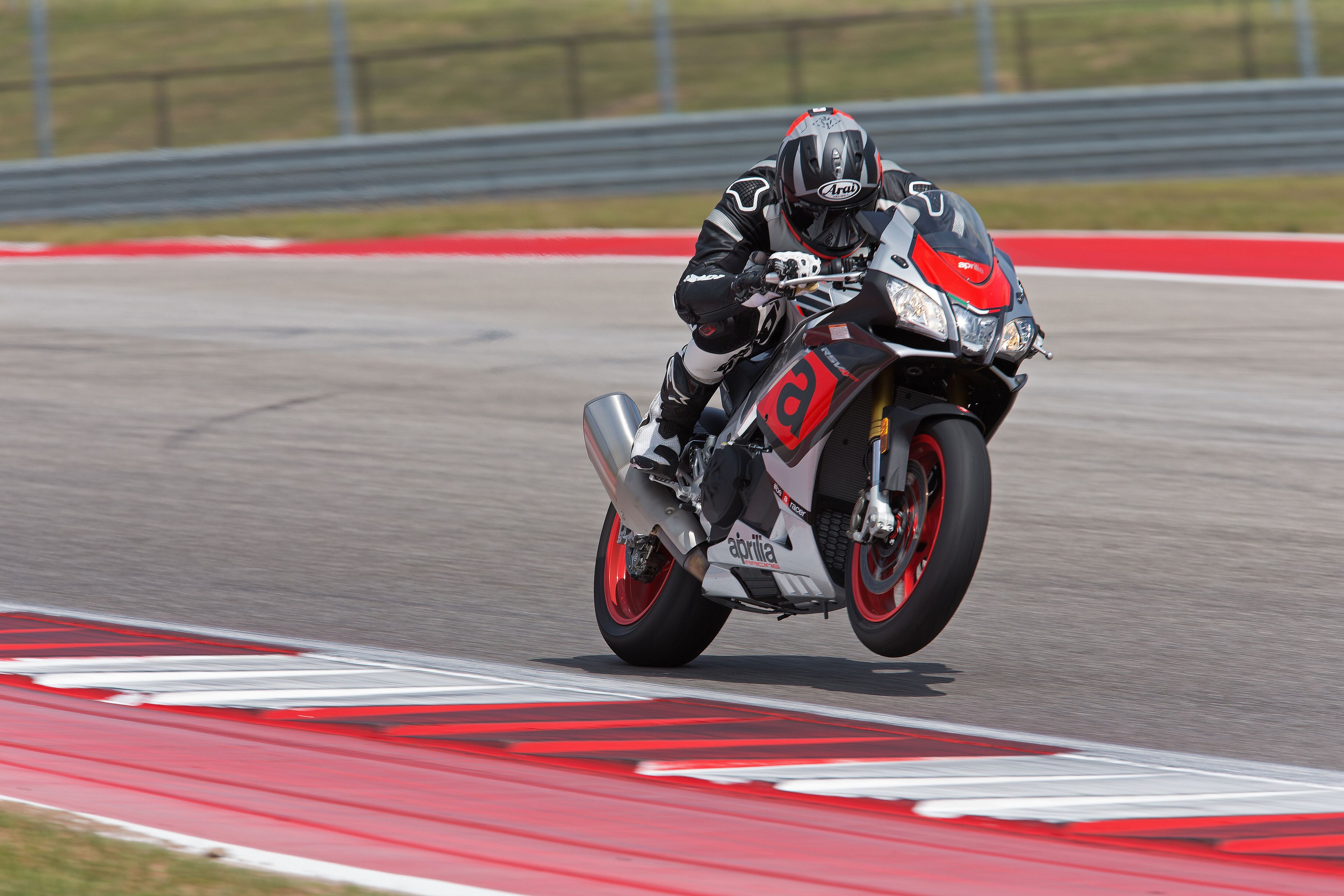 2017 Aprilia RSV4 RR