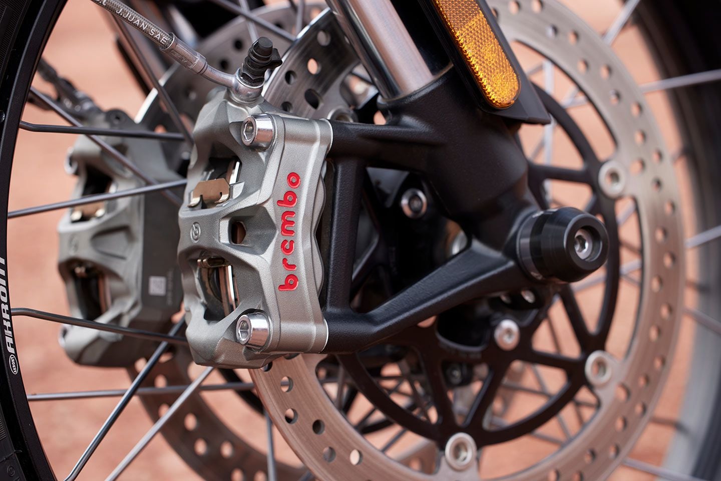 The updated XE gets new Brembo Stylema front brake calipers in place of the X model’s Nissin units.