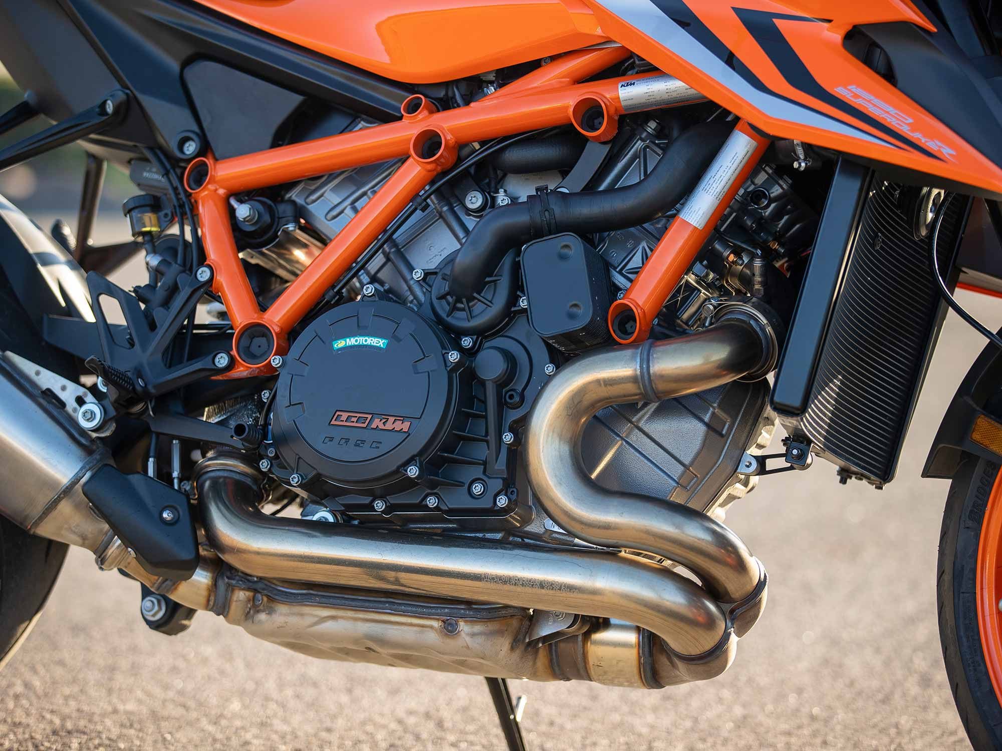 While a V-4 may make more peak horsepower, nothing is much more fun than a high-powered V-twin. And the 1,301cc LC8 unit in the 1290 Super Duke R Evo is a blast.