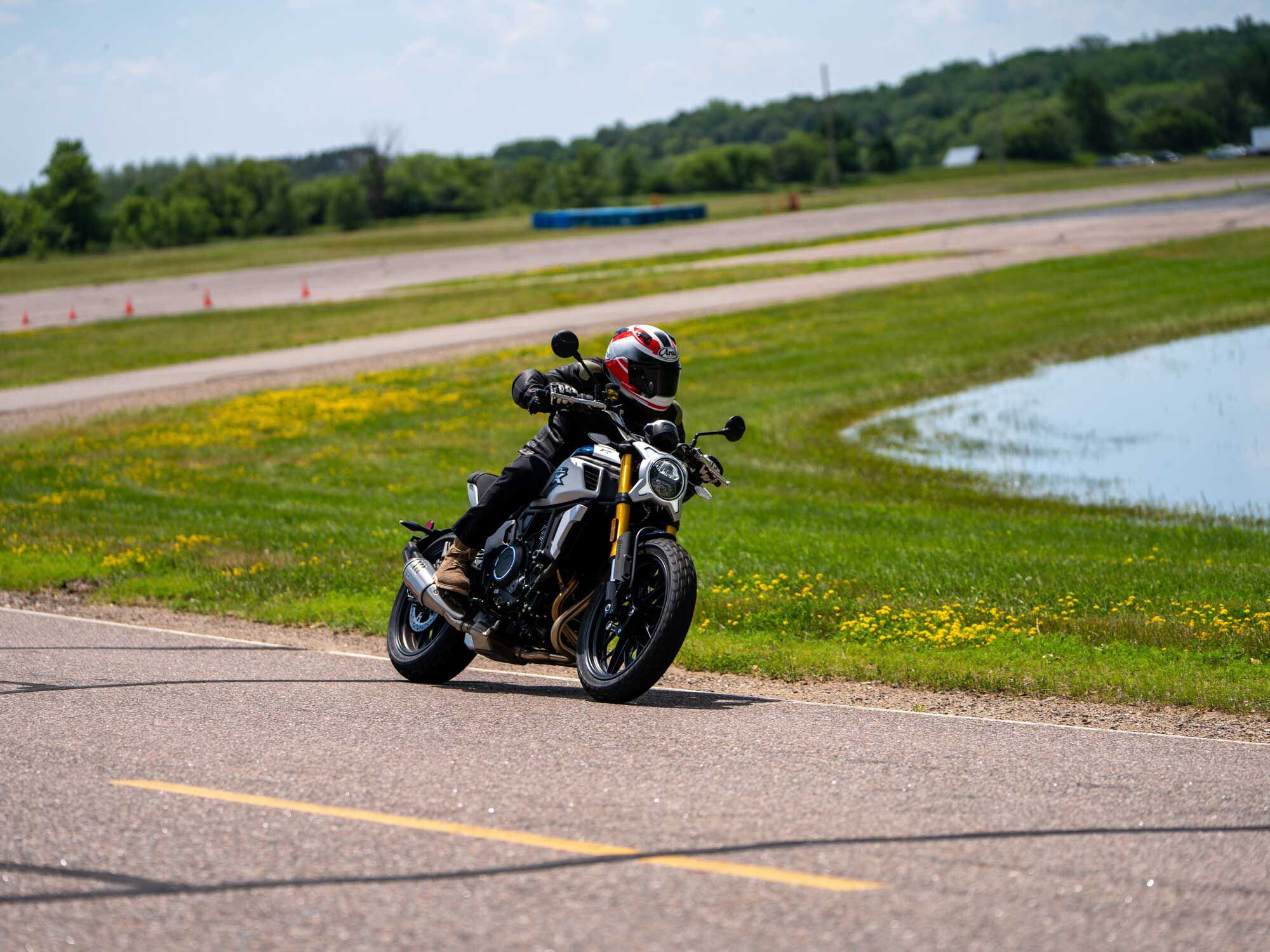 The base 700CL-X’s ergonomics worked well for my 34-inch inseam - zero cramps or discomfort means a happier and safer ride.