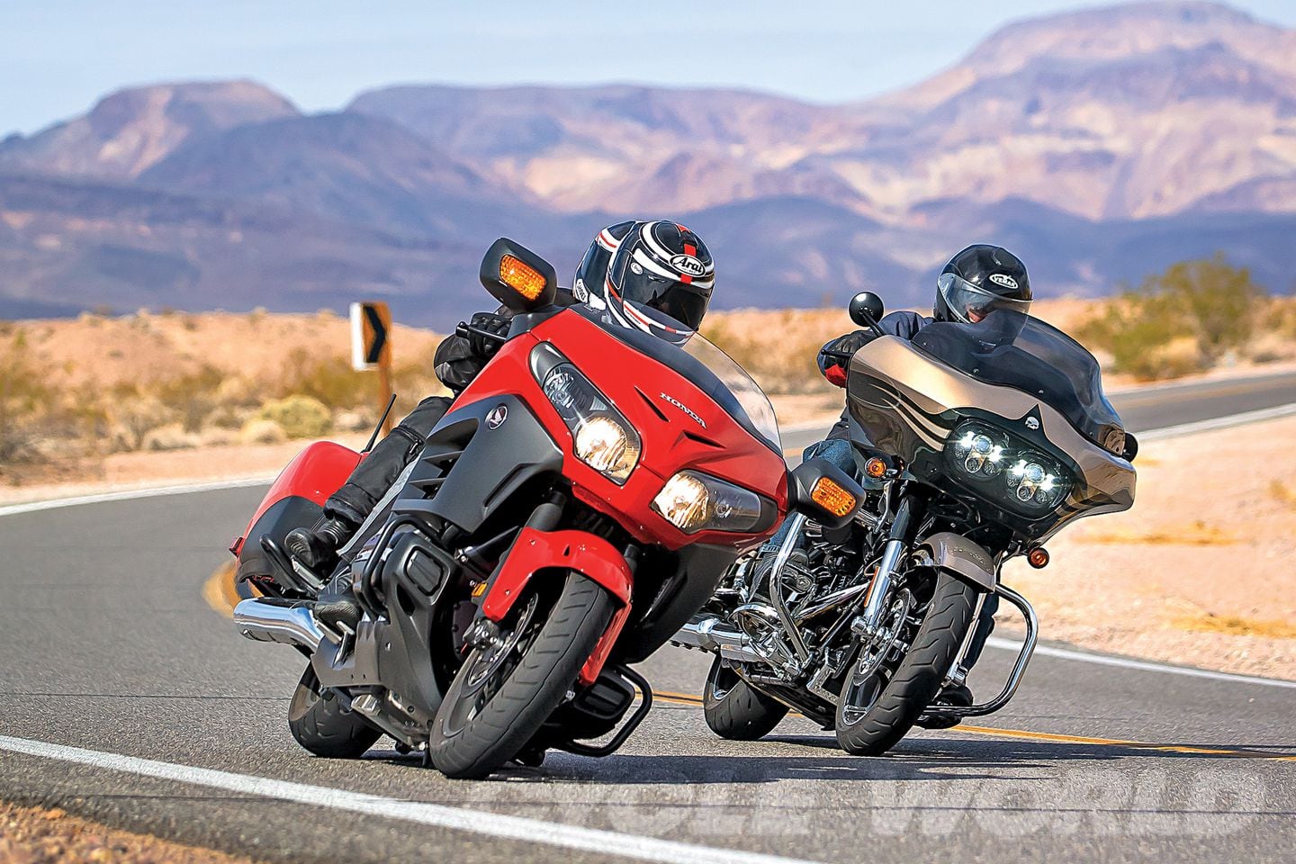 Honda Gold Wing F6b Vs H D Cvo Road Glide Comparison Test Review Cycle World