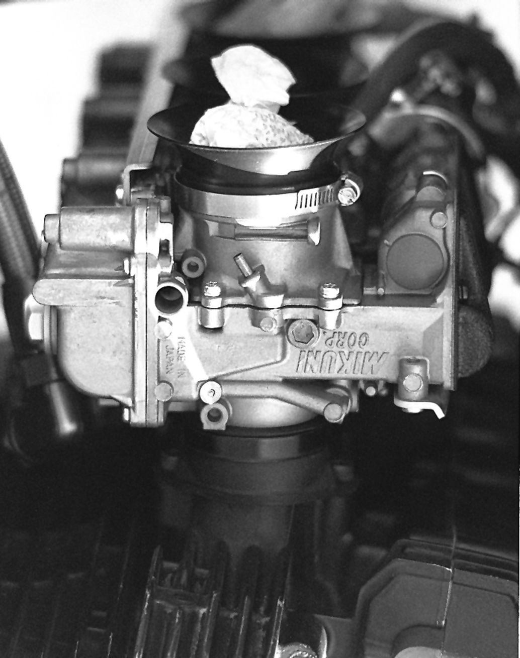 Dave Turner's 1982 Kawasaki KZ1000R carbs
