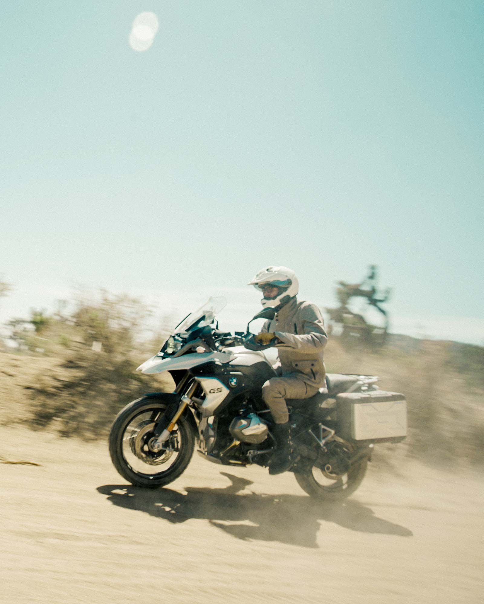 The BMW R 1250 GS is perfectly at home on trails like 2N02, easily ascending the rocky climbs and crossing any patches of sand or gravel we encountered.