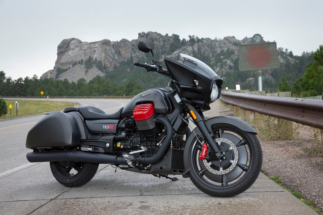 Mgディフュージョン Moto Guzzi MGX-21 Flying Fortress: First Ride | Motorcycle Cruiser