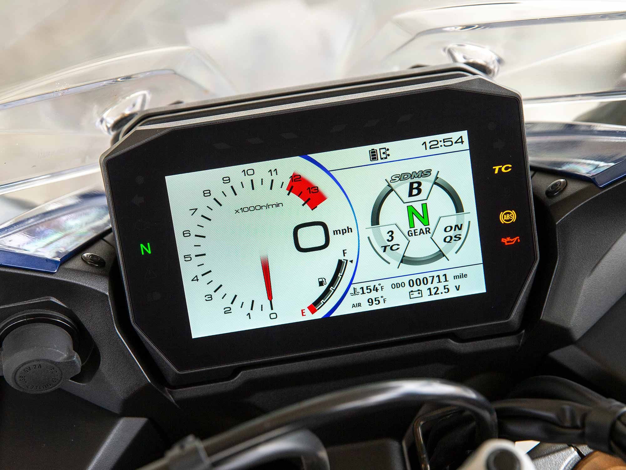 The 6.5-inch TFT display is the first on a Suzuki motorcycle and worth the wait. A simple layout and crystal clear image make it both simple to navigate and easy to read at a glance.