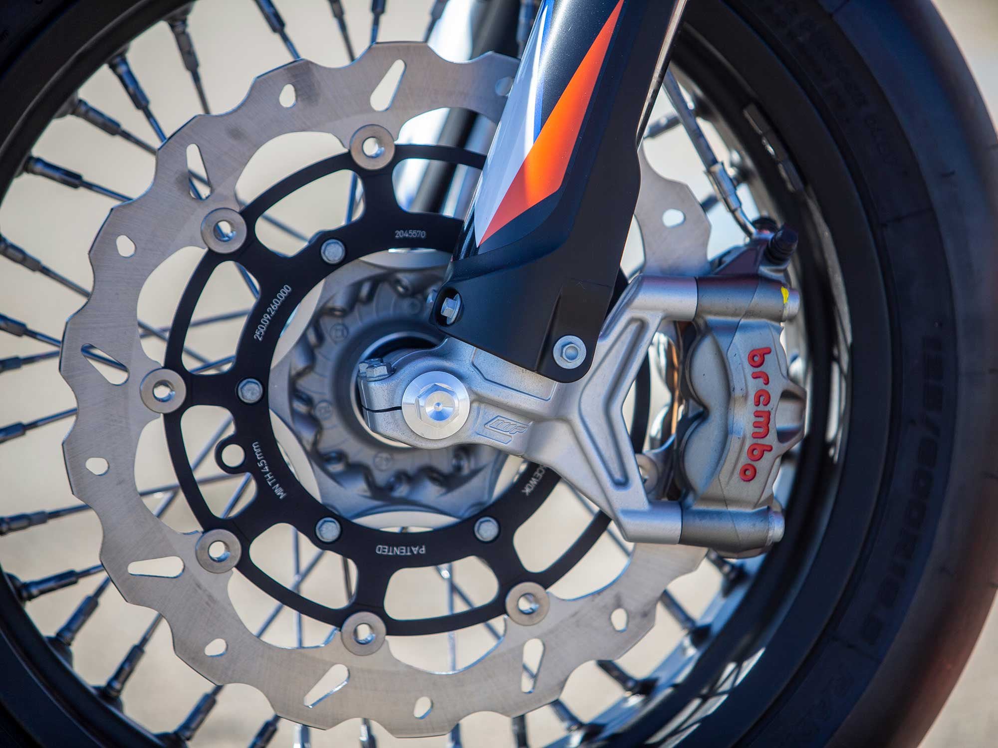 There’s no lack of stopping power here. A top-shelf Brembo M50 caliper and massive 310mm wave rotor bring the 450 SMR to a quick halt.
