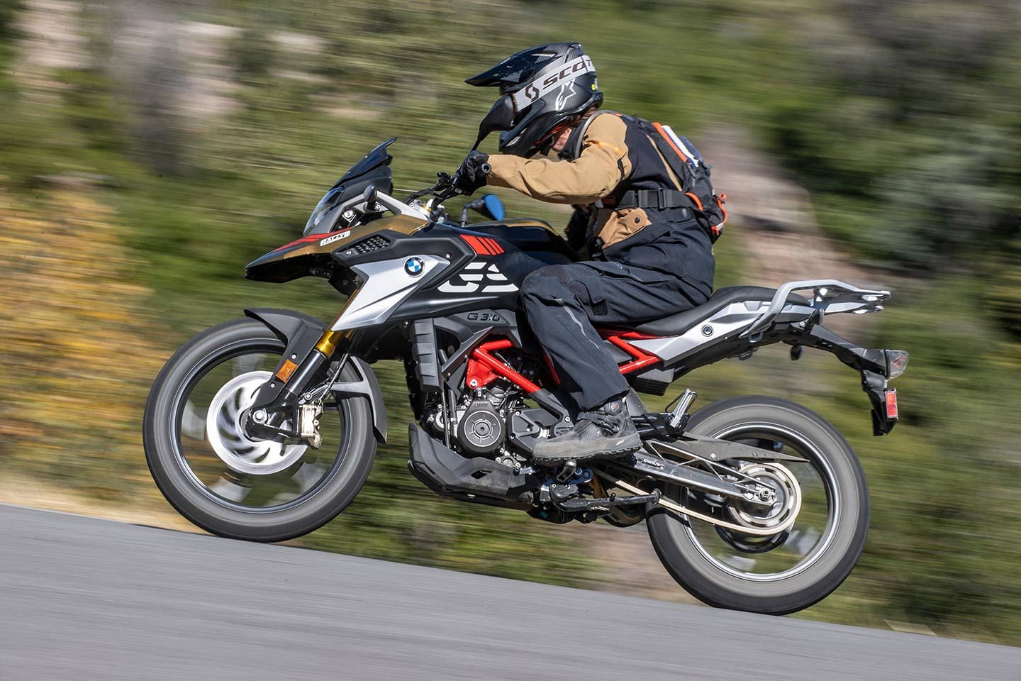 The six-speed gearbox is tight and slick making it easy to change gears at any speed.