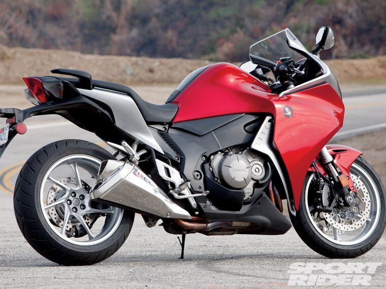 10 Honda Vfr10f Dct A Change We Can Believe In Cycle World