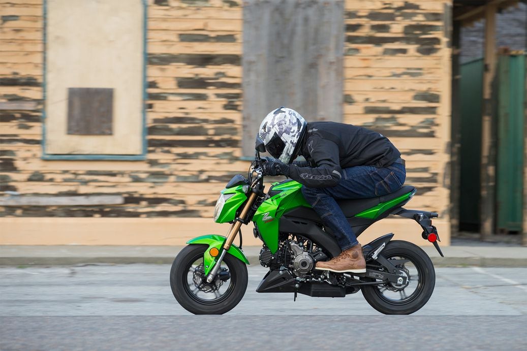 わんず 2017 Kawasaki Z125 Pro FIRST RIDE Motorcycle Review | Cycle