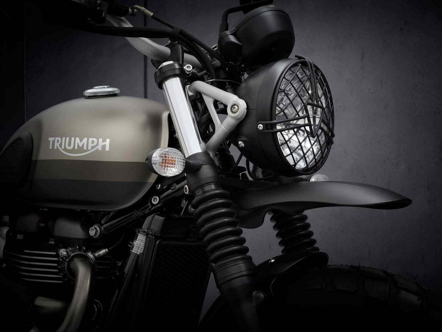 Street shop scrambler sandstorm