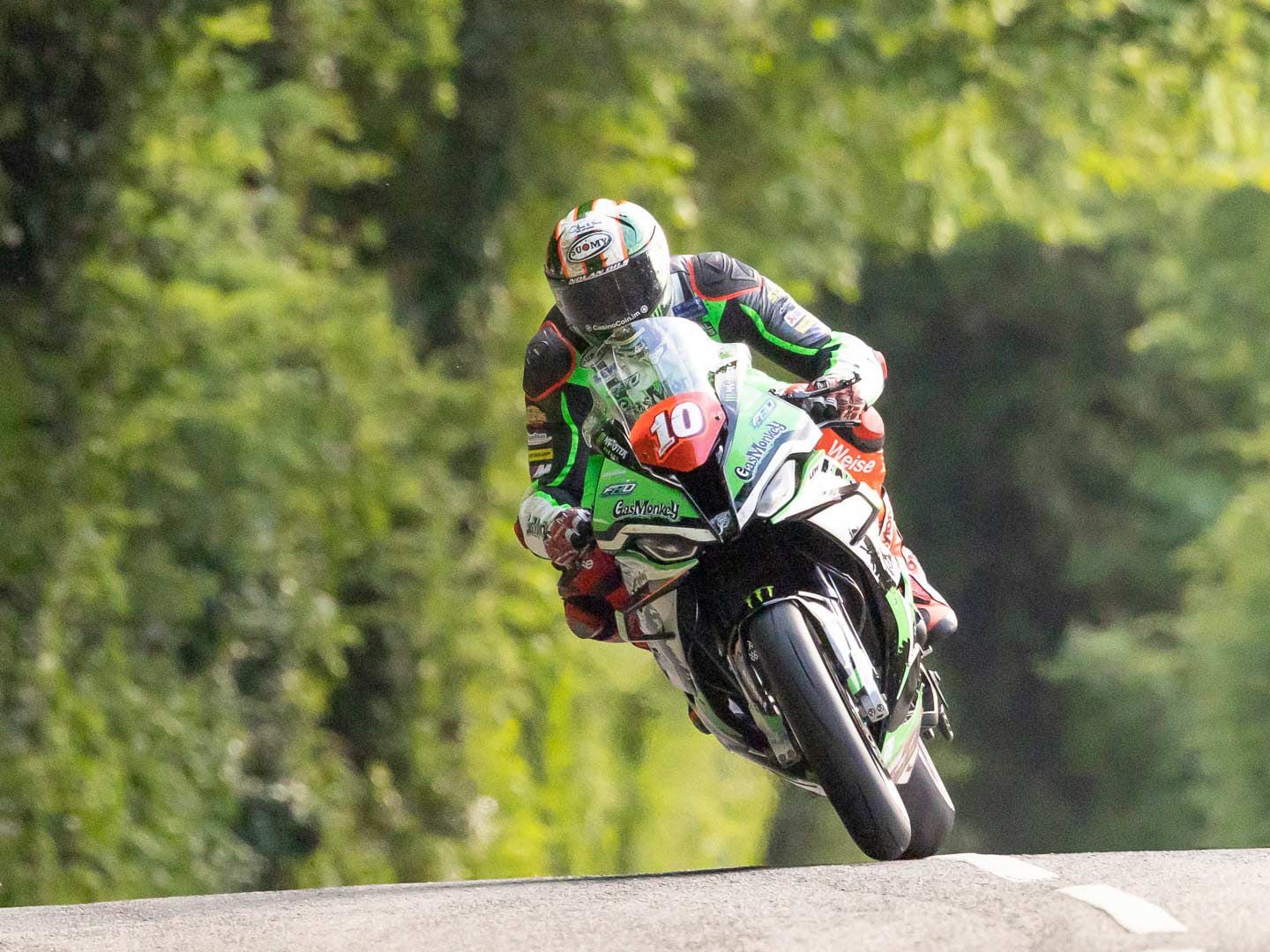 Peter Hickman on his way to his 133 mph lap on his BMW M 1000 RR.