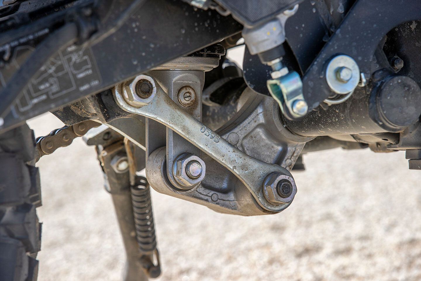 Specific to the S model, the Uni-Trak tie-rod length has been increased by 4mm to optimize the swingarm’s initial down angle, according to Kawasaki.