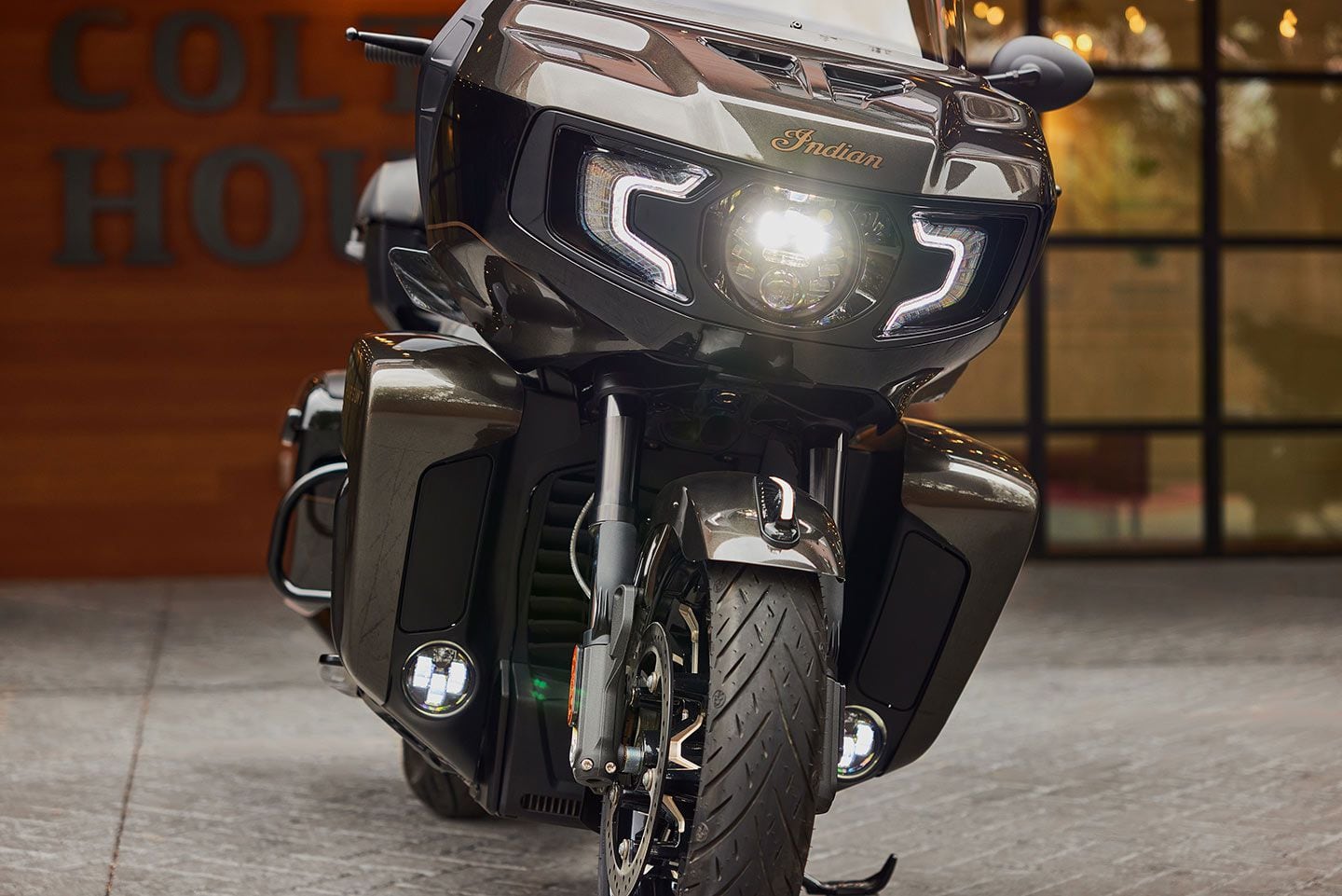 The Pursuit Elite also comes standard with a Pathfinder Adaptive LED headlight and Pathfinder S LED driving lights integrated into the lower fairings.