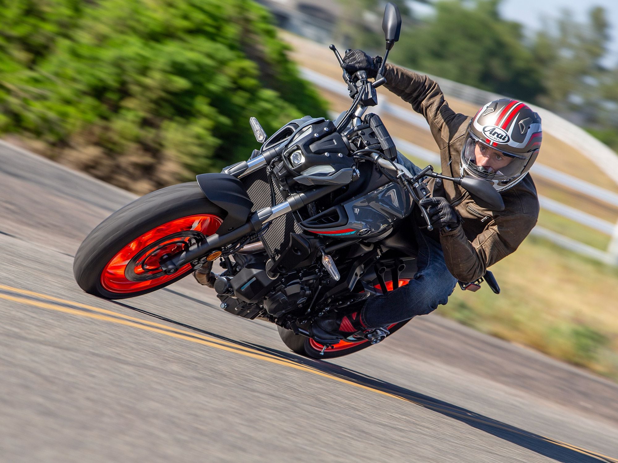 2021 Yamaha MT-07 first ride review - RevZilla