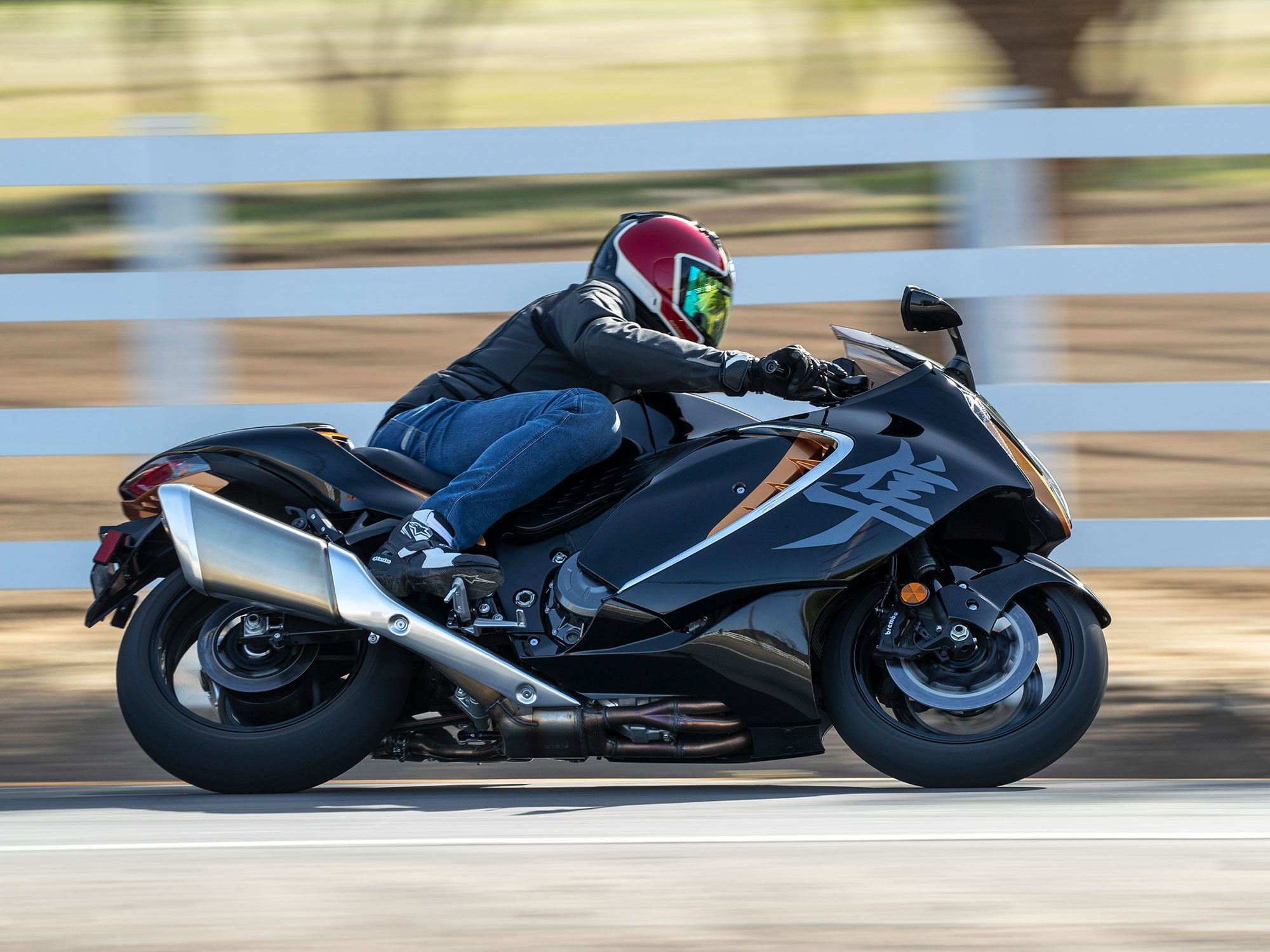 Light steering, remarkable torque regardless of engine rpm, a bidirectional quickshifter, supple KYB suspension, and solid Brembo front brakes make riding a flowing backroad a true pleasure. Of all the big-bore hyperbikes, the ‘Busa has demonstrated the best overall balance and this remains true on the 2022 GSX1300RR.