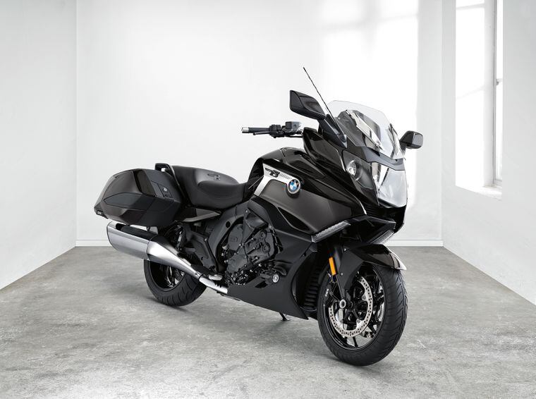 Bmw Pulls The Wraps Off Its New K 1600 B Bagger Cycle World