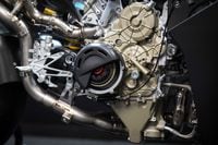 Would it be a high-performance limited-edition Ducati without a dry clutch?