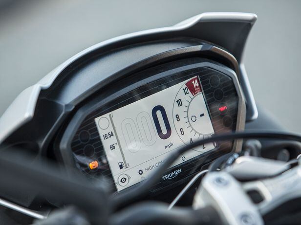 Triumph street outlet triple r 2018