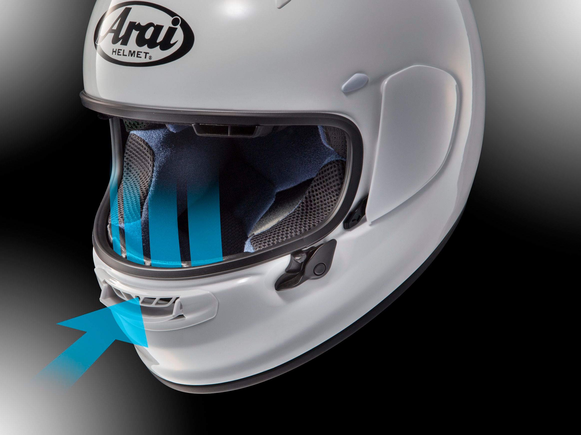 The front intake vent flips up and down easily to pull in a good volume of fresh air (to its right is the VAS latch).