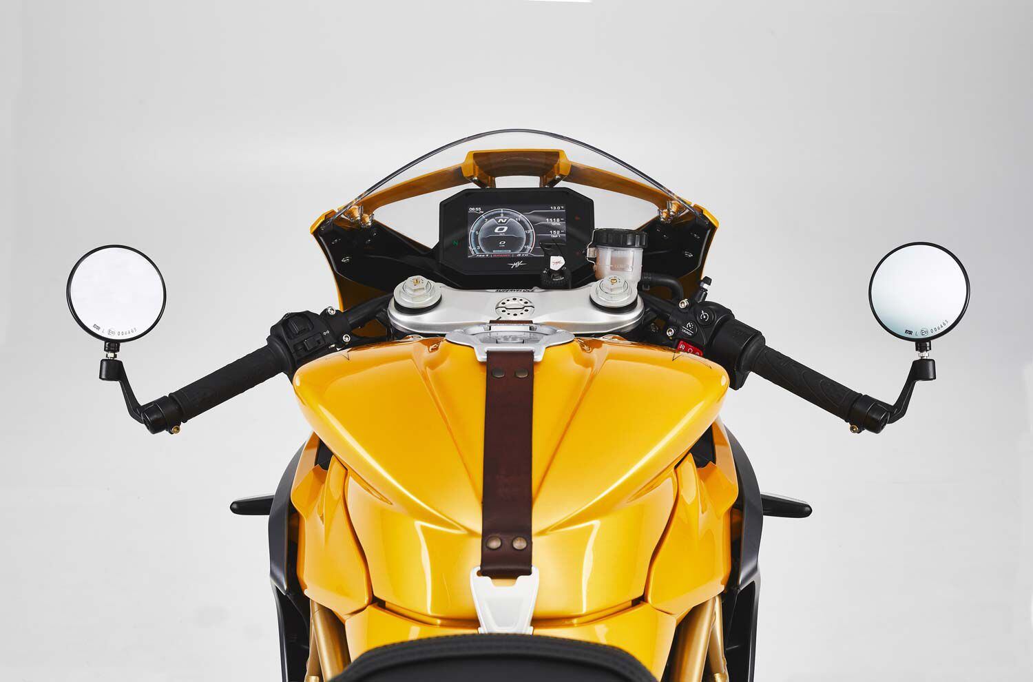 You can choose from four engine maps on the 5.5-inch TFT display; three are preset and the fourth is fully customizable. A brand-new IMU appears this year as well.