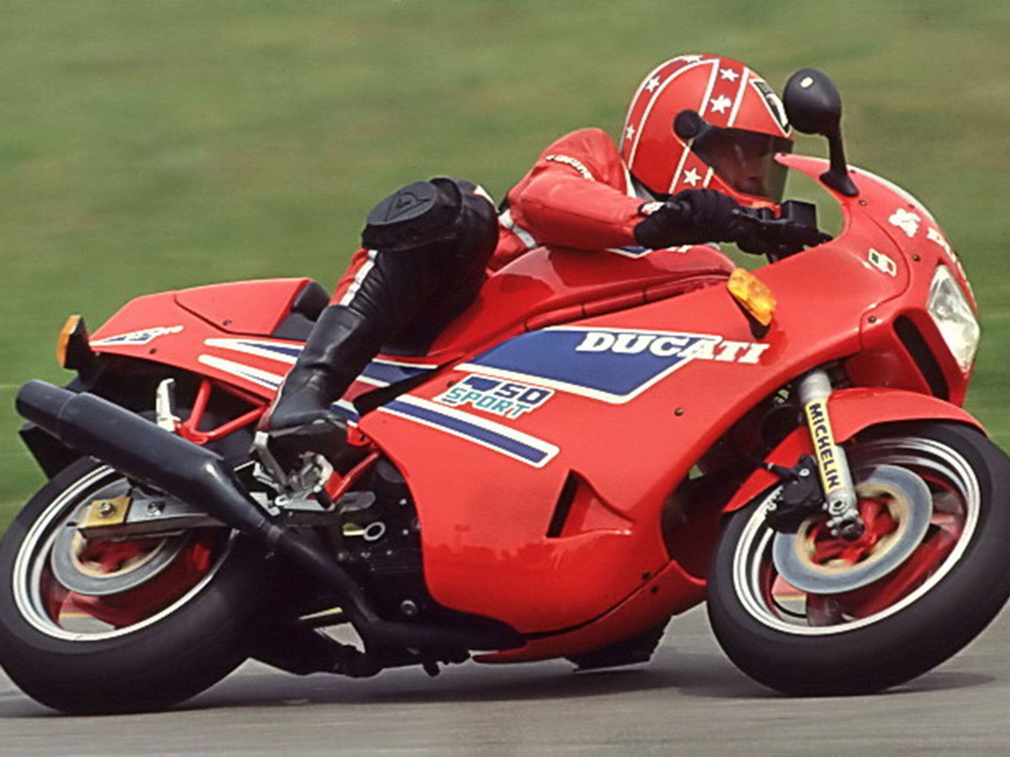 The 1989 750 SuperSport on the track.