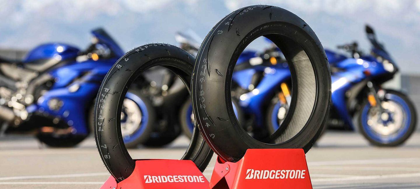 BATTLAX Racing R11 前後セット　その7 Bridgestone Battlax RS11 Racing Street 200/55-17 78W M/C Rear
